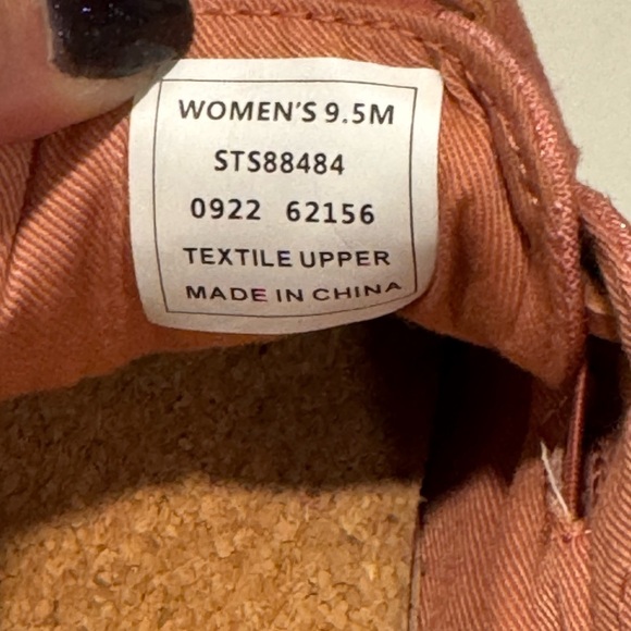 Sperry Crest Vibe Pink Shimmer Sneakers - Picture 12 of 12